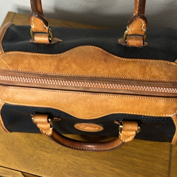 Dooney & Bourke Vintage Gladstone Khaki/British Tan - Picture 8 of 17